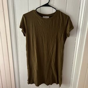 Forever 21 slitted tee